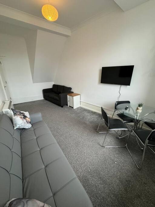 City Center Gem- Flat For 6 In Sheffield Gs404 ภายนอก รูปภาพ